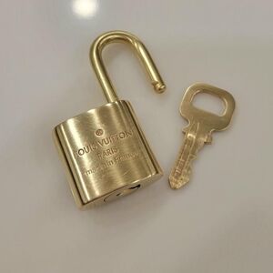 💯 Authentic Louis Vuitton Padlock and Key Gold Brass